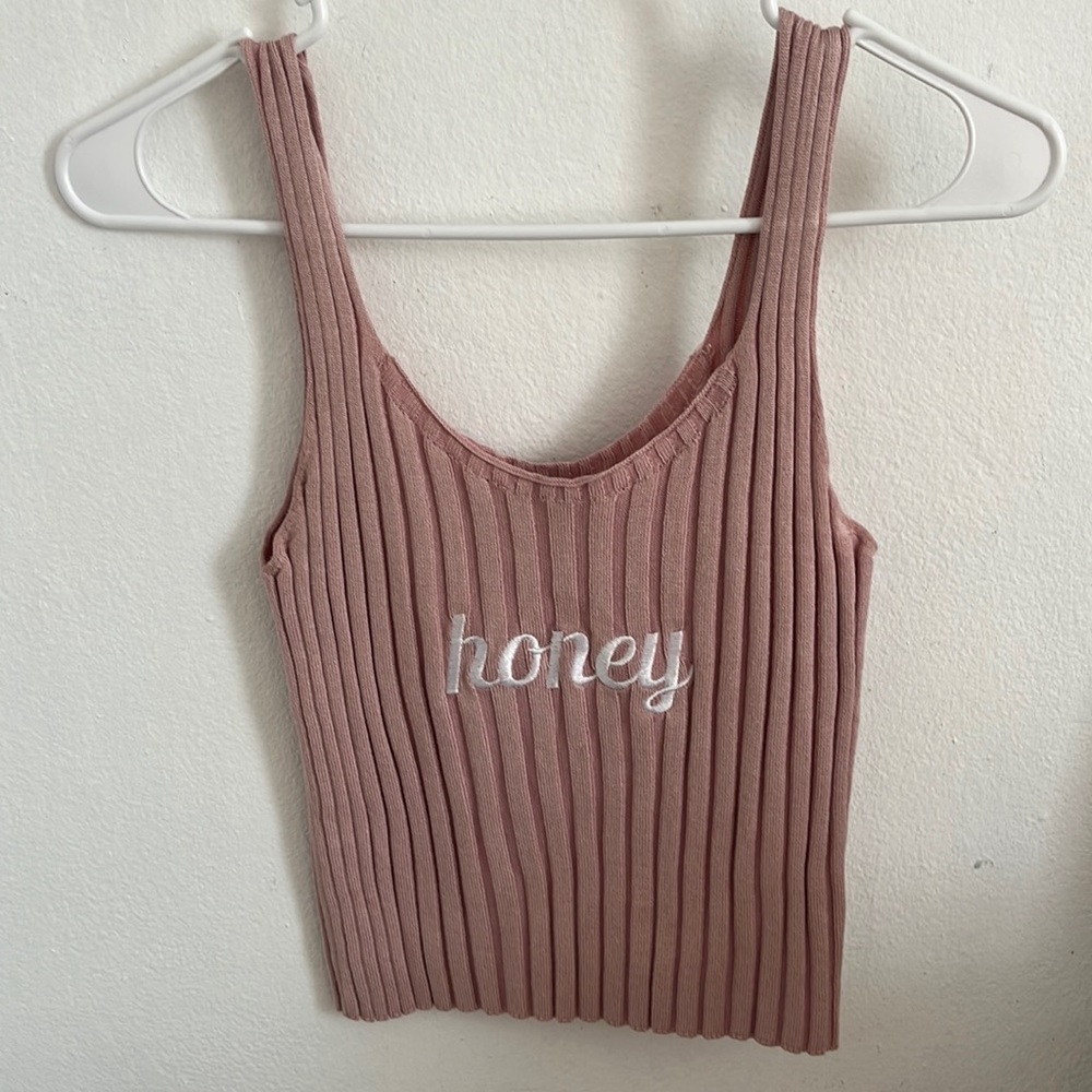 sleeveless shirt